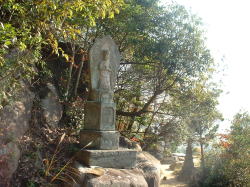 31番 左に曲がると本堂です。