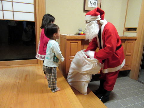 サンタさんがお寺にやってきた
